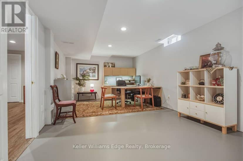 2084 McKerlie Crescent — photo 39 of 40