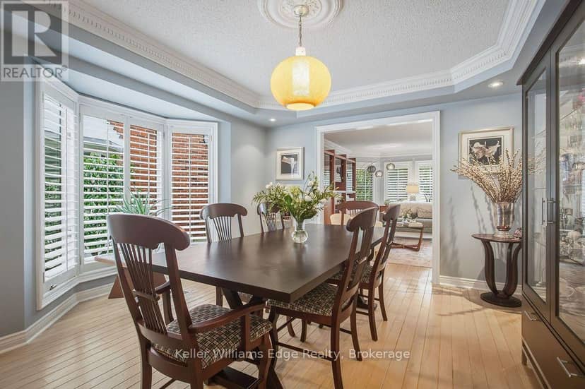 2084 McKerlie Crescent — photo 7 of 40