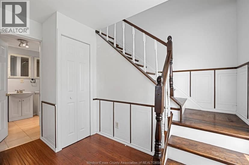 550 Capitol, Windsor, photo 5