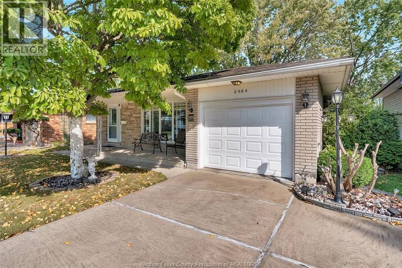 2664 Rivard, Windsor