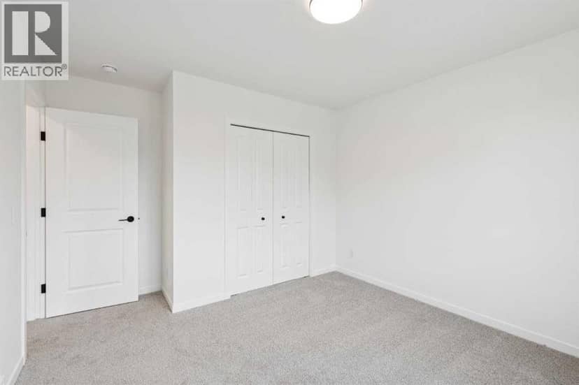1030 Bayview Crescent SW — photo 26 of 38