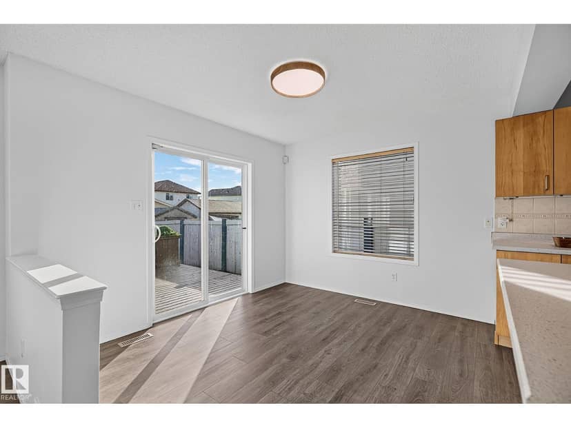 2 Heatherglen Dr — photo 11 of 40