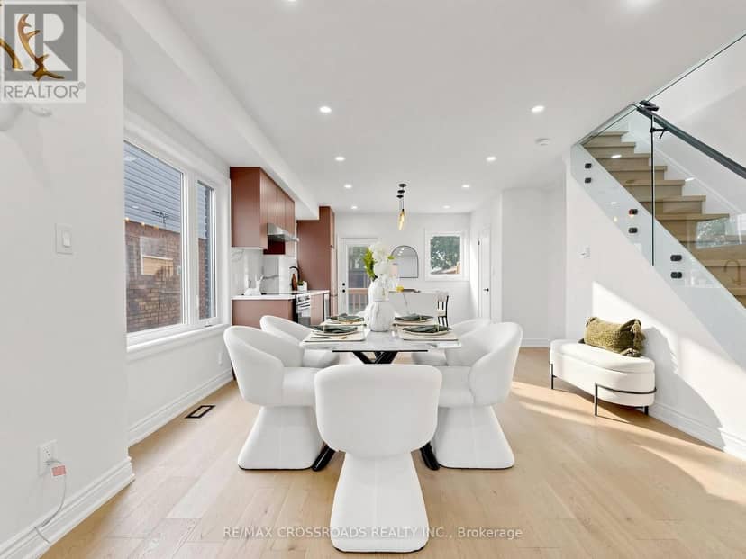 548 Glebeholme Boulevard, Toronto, photo 8