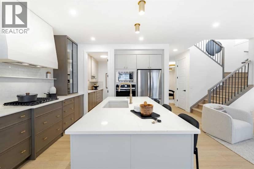35 Ambledale Crescent NW — photo 15 of 33