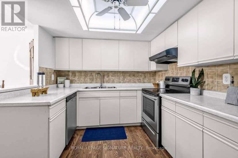 408 - 20 Baif Boulevard — photo 11 of 37
