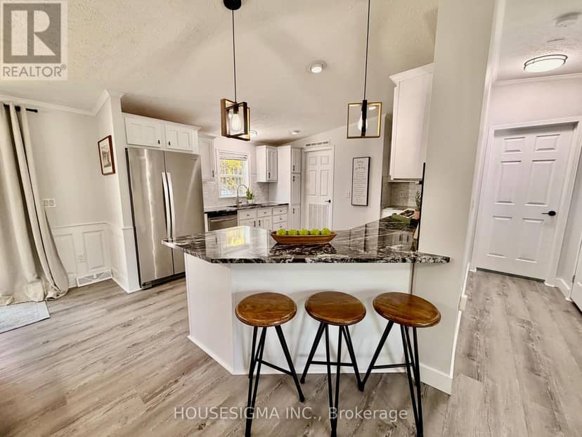 8168 Laidlaw Avenue, Ramara, photo 5