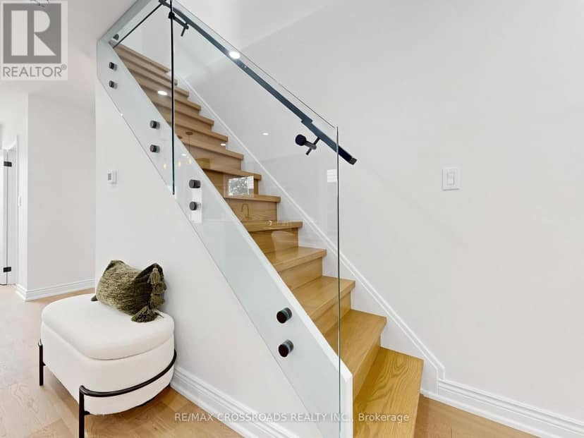 548 Glebeholme Boulevard — photo 18 of 40