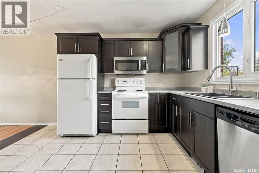 102 Oakview DRIVE — photo 13 of 40