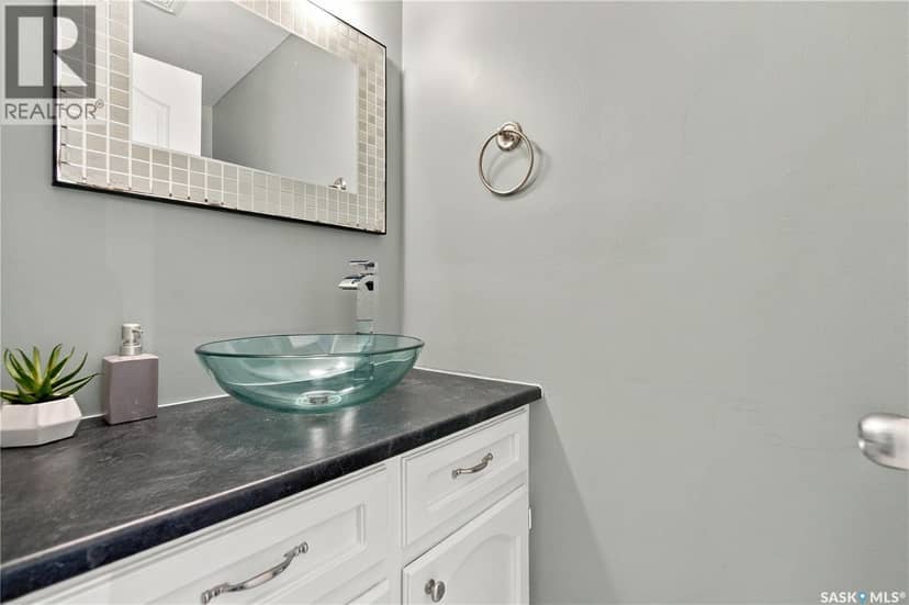 102 Oakview DRIVE — photo 16 of 40