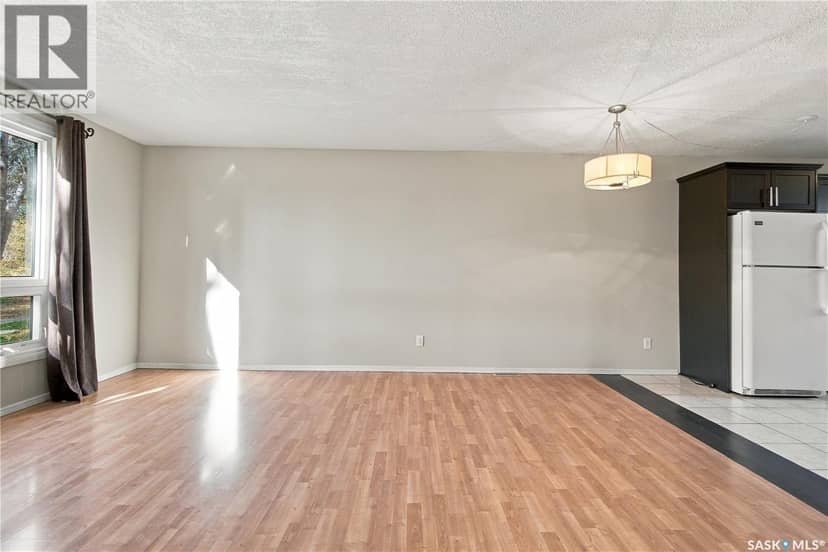 102 Oakview DRIVE — photo 5 of 40