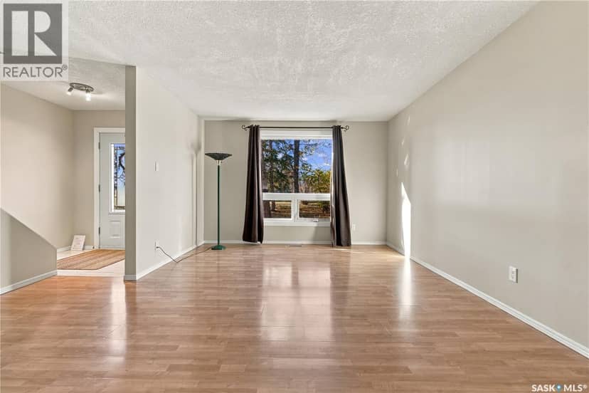 102 Oakview DRIVE — photo 7 of 40