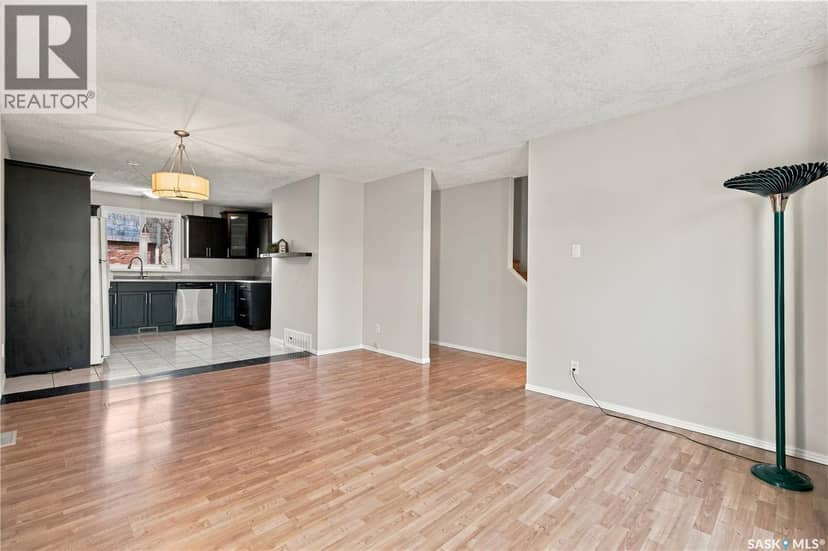 102 Oakview DRIVE — photo 9 of 40