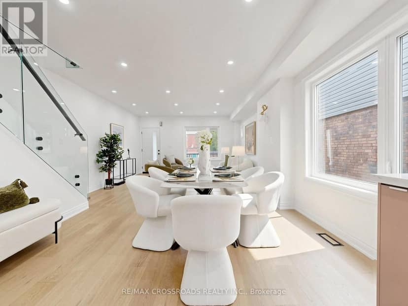 548 Glebeholme Boulevard — photo 9 of 40