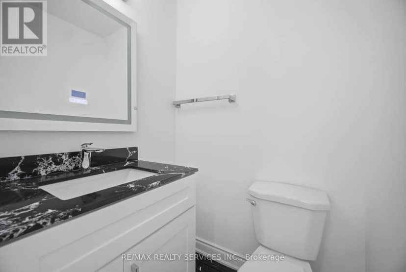92 Corby Crescent — photo 10 of 25