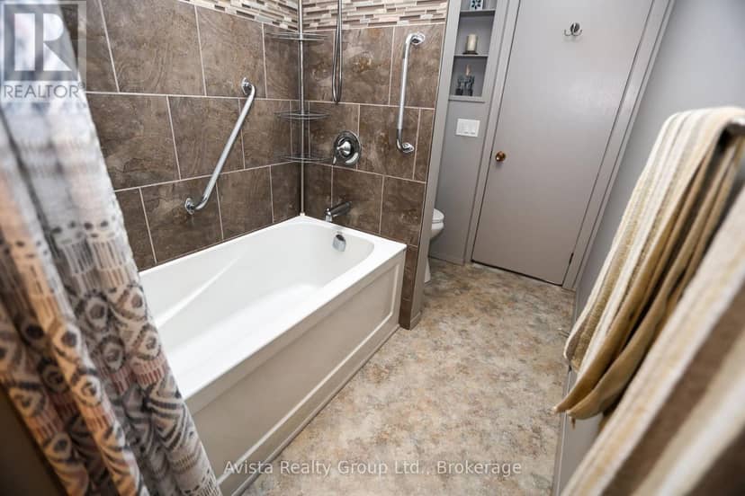 426 Christina Street E — photo 15 of 40