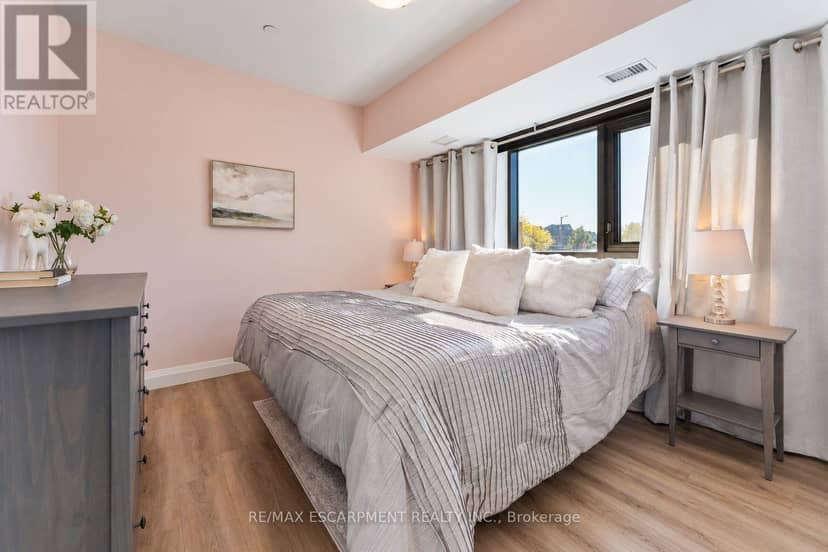 111 - 332 Gosling Gardens — photo 16 of 35