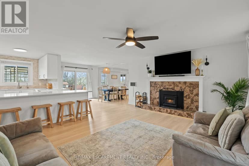 5090 Blackheath Road — photo 14 of 40