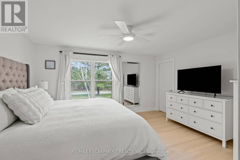 5090 Blackheath Road — photo 19 of 40