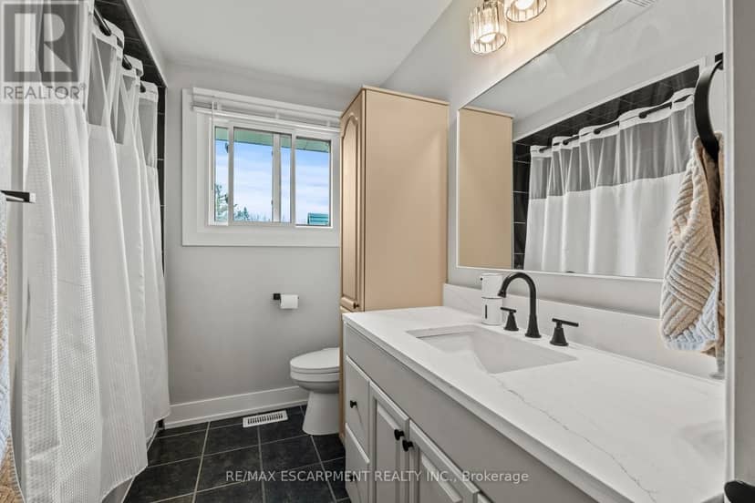 5090 Blackheath Road — photo 24 of 40