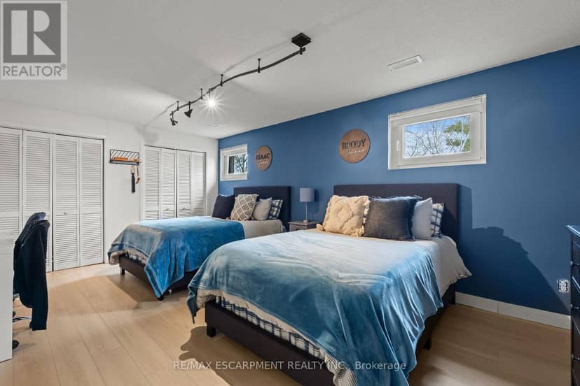 5090 Blackheath Road — photo 32 of 40