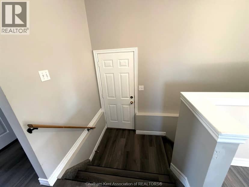 27 James STREET — photo 20 of 29