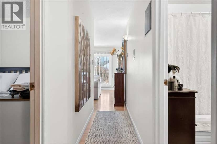 5, 916 3 Avenue NW — photo 17 of 23