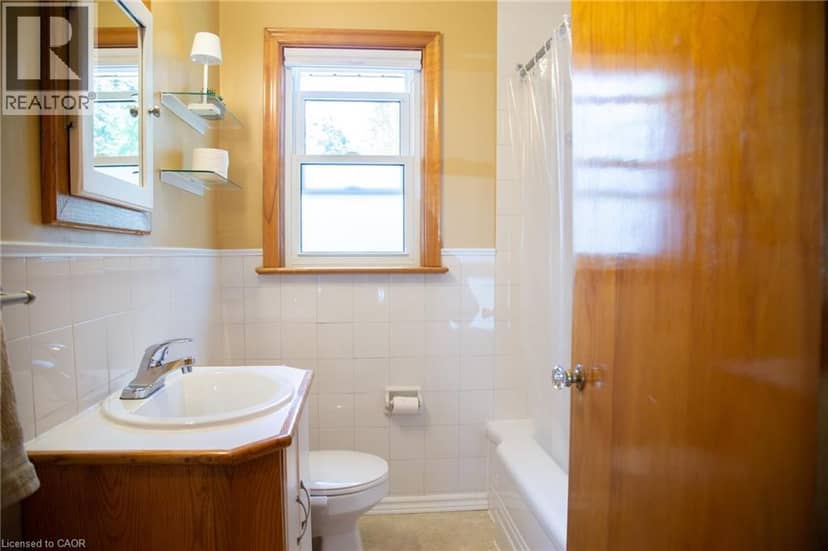 42 HAWTHORNE Avenue — photo 18 of 40