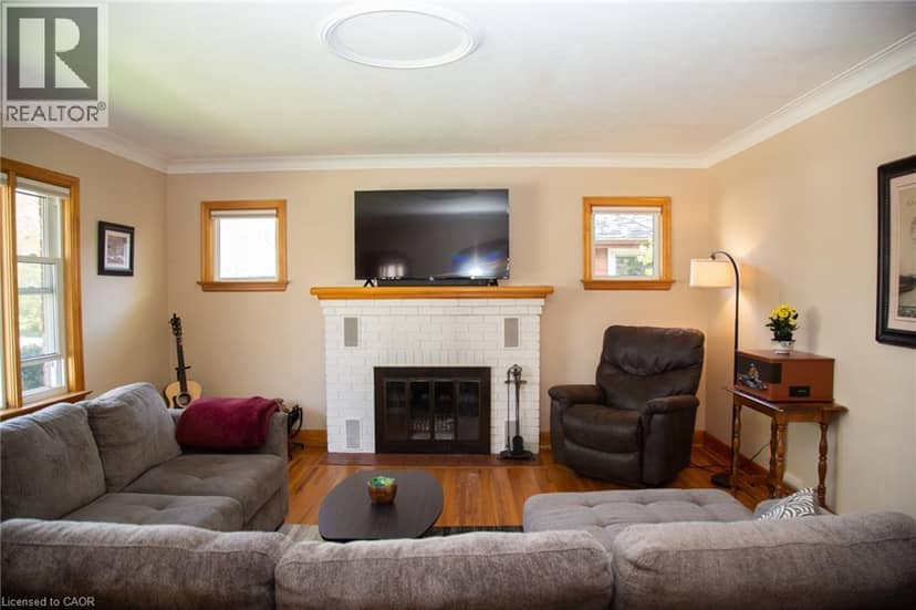 42 HAWTHORNE Avenue — photo 6 of 40