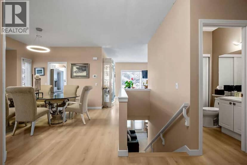 56, 72 Millside Drive SW, Calgary, photo 3