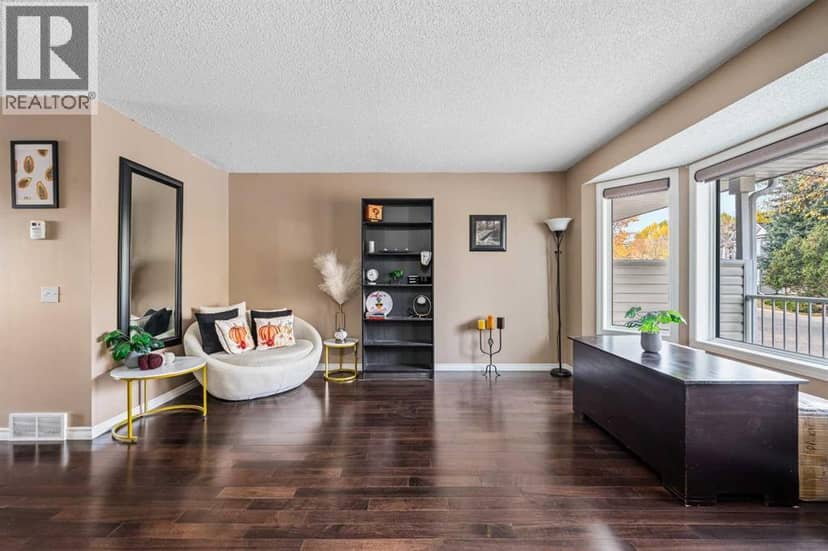 10 Martin Crossing Court NE, Calgary, photo 8