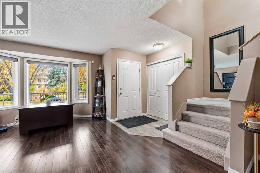 10 Martin Crossing Court NE, Calgary, photo 4