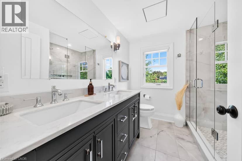 385 ROSSLYN Drive — photo 20 of 40