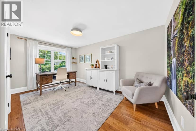 385 ROSSLYN Drive — photo 23 of 40