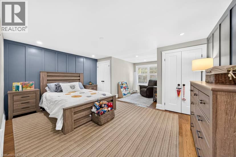 385 ROSSLYN Drive — photo 18 of 40