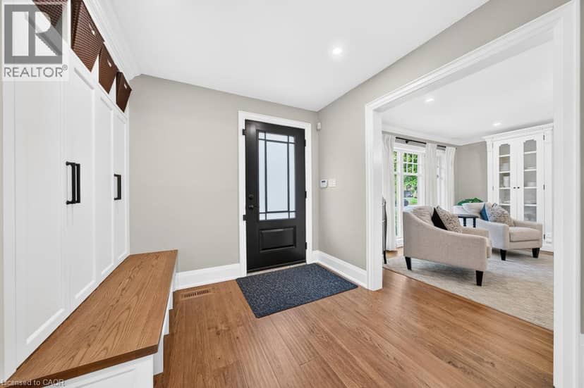 385 ROSSLYN Drive, Burlington, photo 3