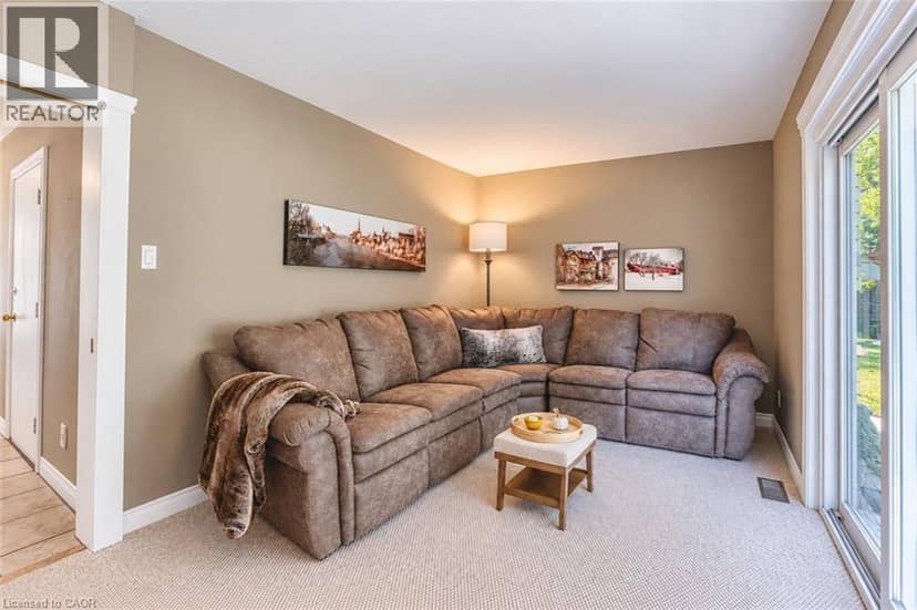 127 MIDLAND Drive — photo 10 of 40
