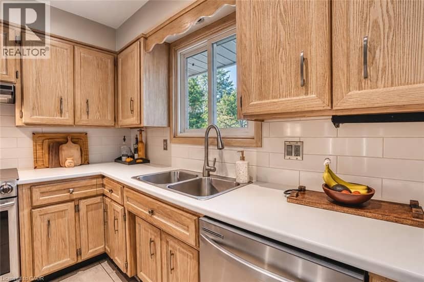 127 MIDLAND Drive — photo 20 of 40