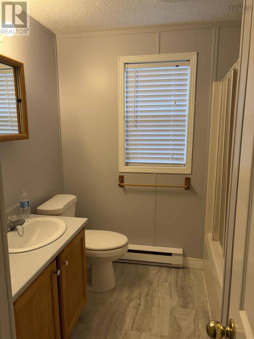 23 Row Street — photo 16 of 17