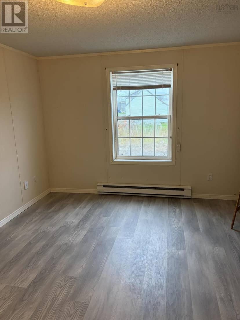 23 Row Street — photo 9 of 17