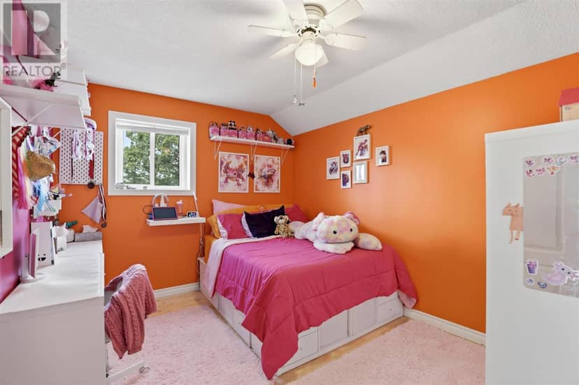 63 Elmwood AVE — photo 19 of 40