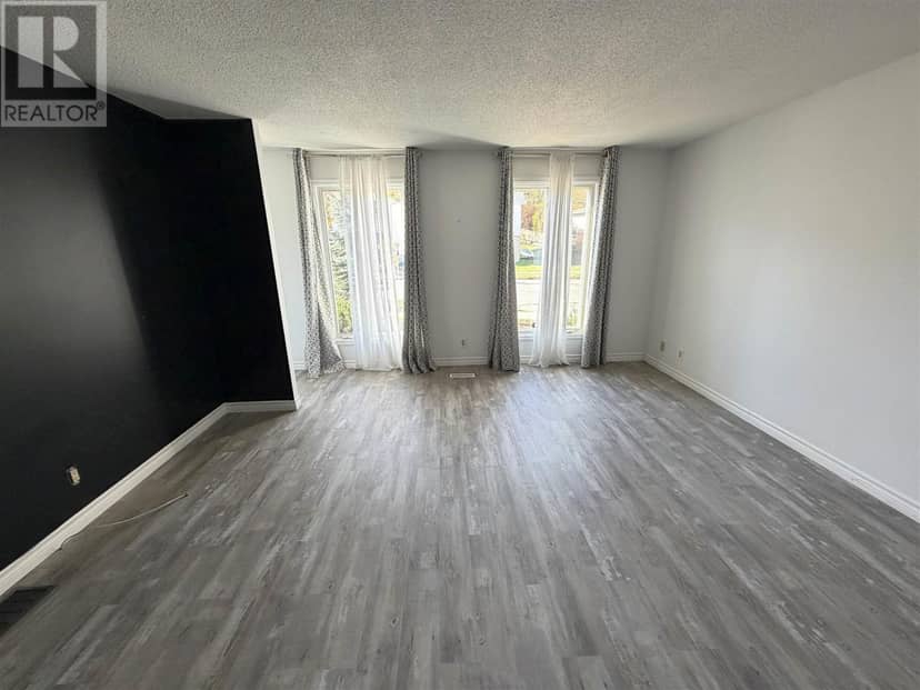 27 Hergott AVE — photo 19 of 36