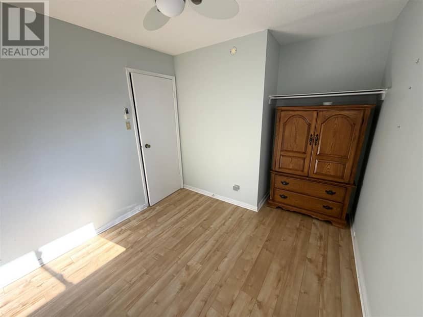 27 Hergott AVE — photo 26 of 36