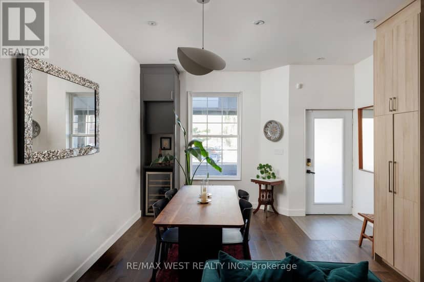 12 Strickland Avenue, Toronto, photo 5
