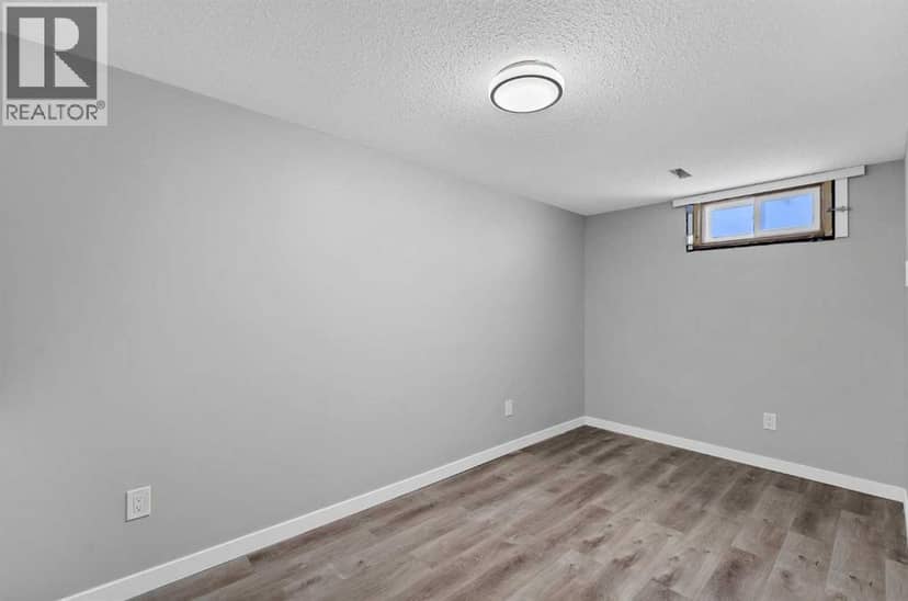 14 Markwick Drive SE — photo 35 of 40
