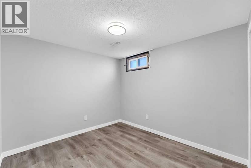 14 Markwick Drive SE — photo 37 of 40
