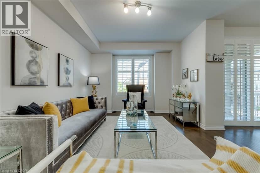 393 GRANTHAM Common — photo 15 of 40