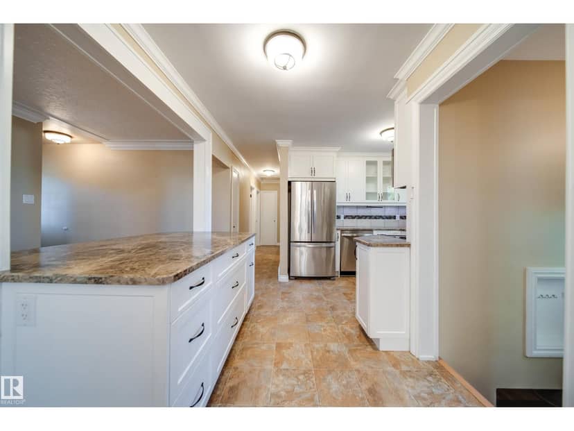 9326 150 ST NW — photo 9 of 40
