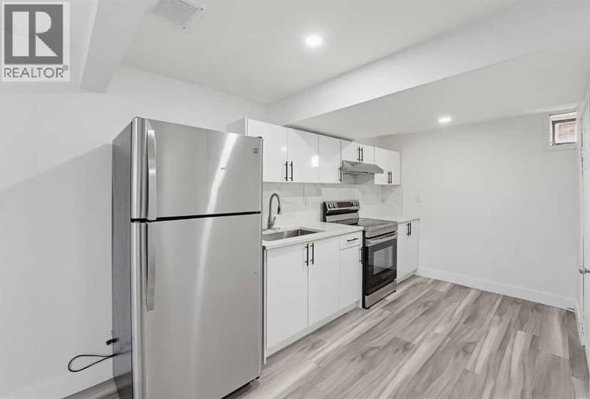 215 Rundlecairn Road NE — photo 16 of 40