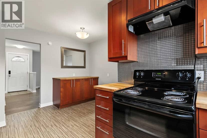 636 Avery Place SE — photo 10 of 35