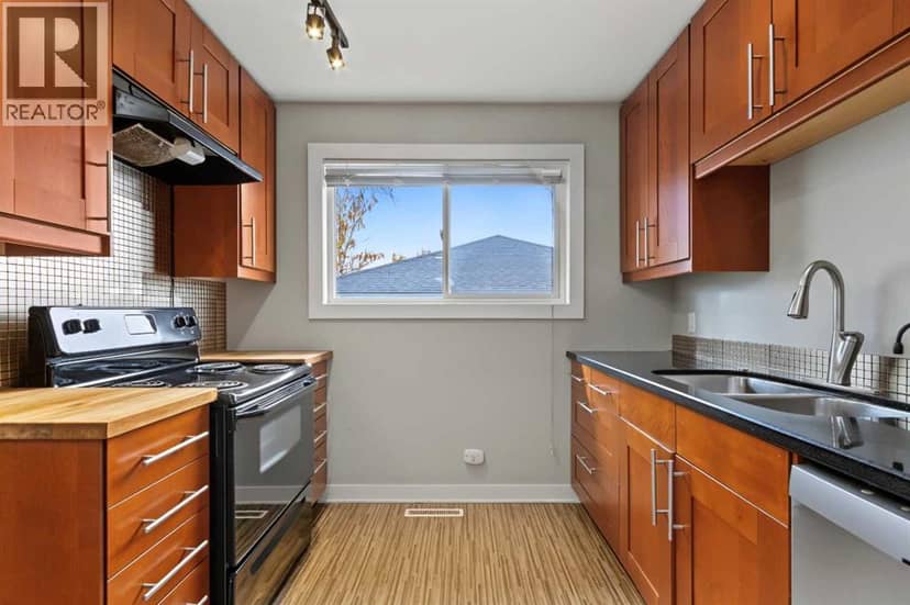 636 Avery Place SE — photo 9 of 35
